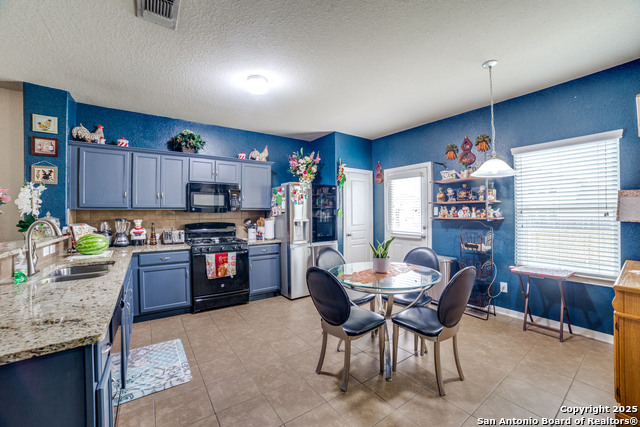 Listing photo id 3 for 3115 Saylers Creek