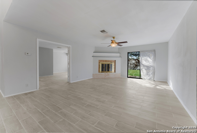 Listing photo id 3 for 9735 Misty Ash Dr