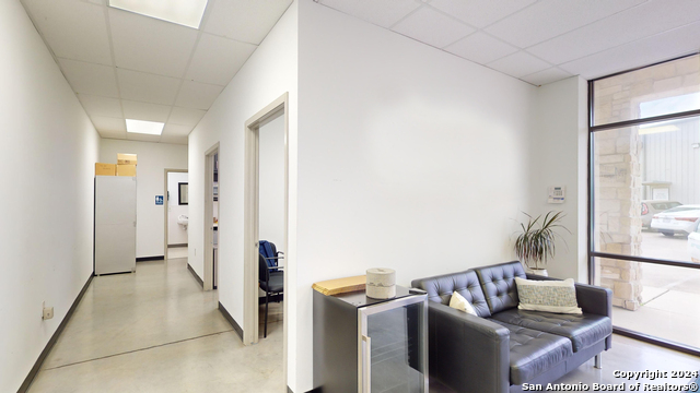 Listing photo id 11 for 20121 Park Row Dr