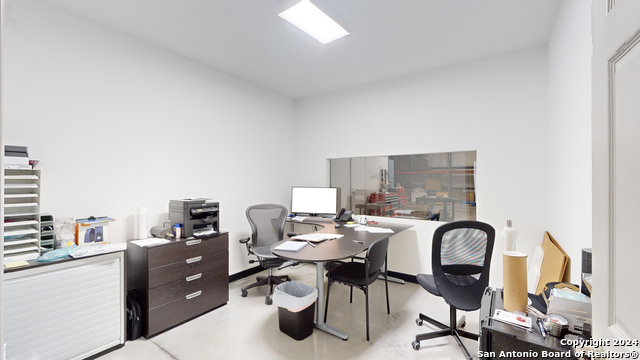 Listing photo id 18 for 20121 Park Row Dr