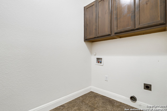 Listing photo id 38 for 575 Cimarron Square