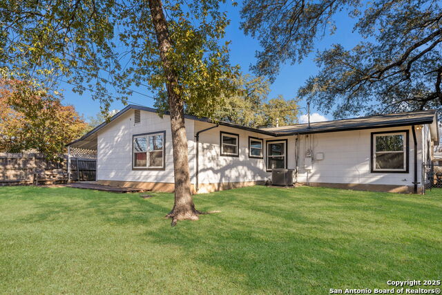 Listing photo id 28 for 2614 Lovelace Blvd