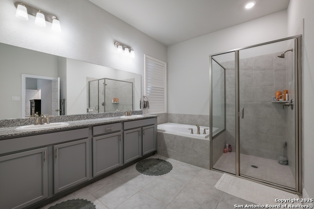 Listing photo id 15 for 1123 Midnight Dr