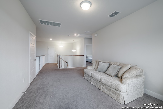 Listing photo id 20 for 1123 Midnight Dr