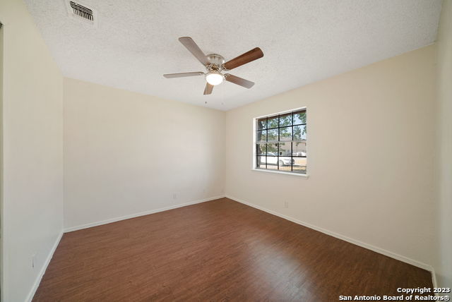 Image 17 of 29 For 206 Bexar Dr