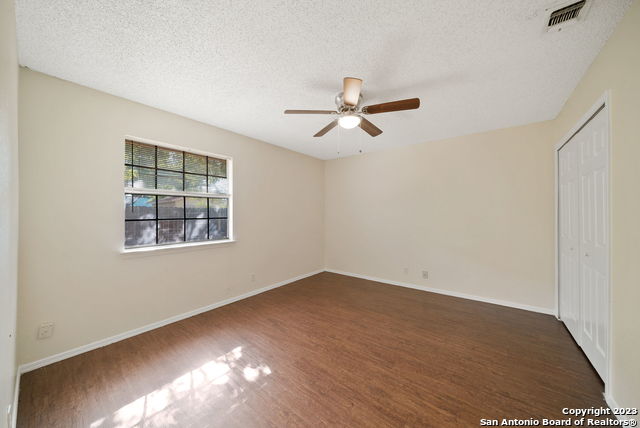 Image 21 of 29 For 206 Bexar Dr