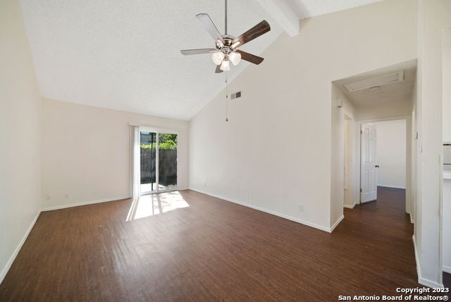 Image 6 of 29 For 206 Bexar Dr