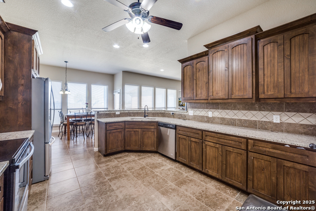 Listing photo id 10 for 16371 Borregas Road