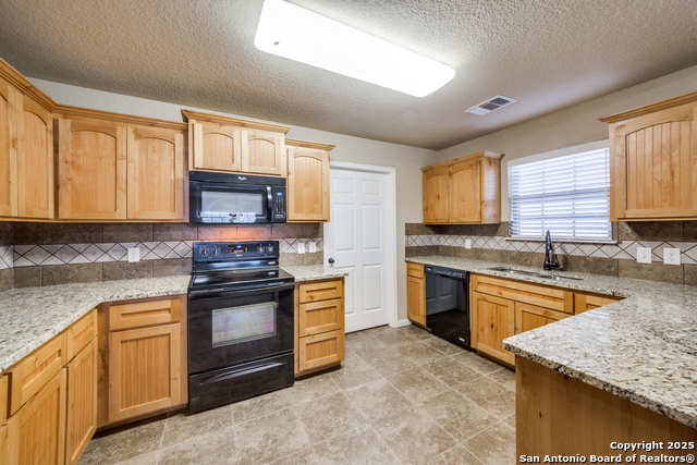Listing photo id 25 for 16371 Borregas Road
