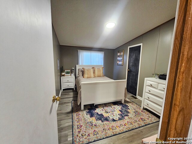 Listing photo id 16 for 112 Royal Crest Circle