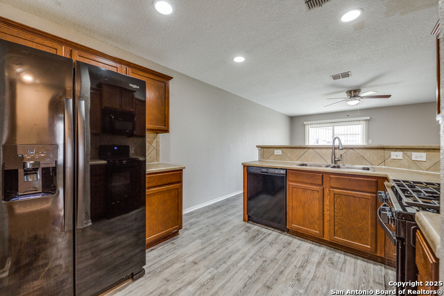 Listing photo id 4 for 6611 Poseidon Way