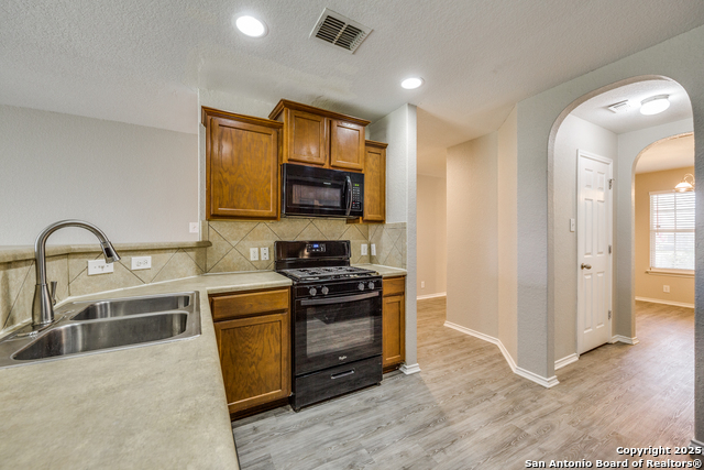 Listing photo id 5 for 6611 Poseidon Way