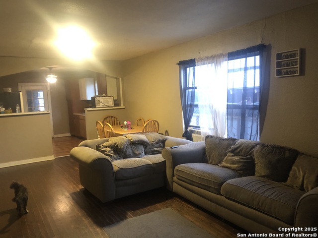 Image 2 of 21 For 446 Blue Bonnet St