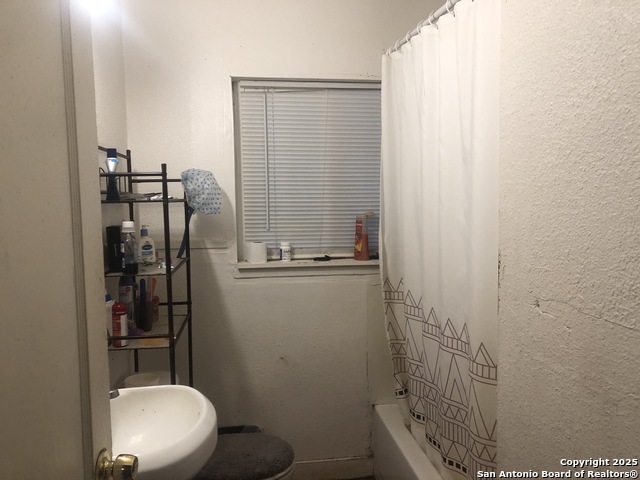 Image 7 of 21 For 446 Blue Bonnet St