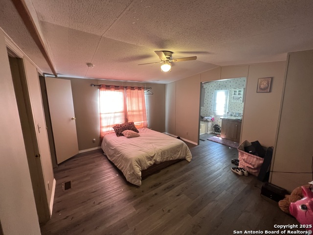 Listing photo id 10 for 312 County Road 1295b