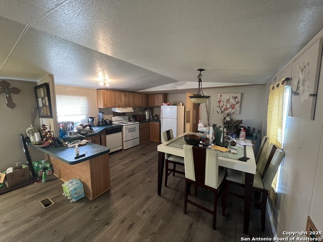 Listing photo id 13 for 312 County Road 1295b