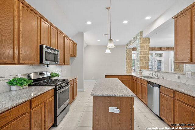 Image 10 of 34 For 29010 Bettina