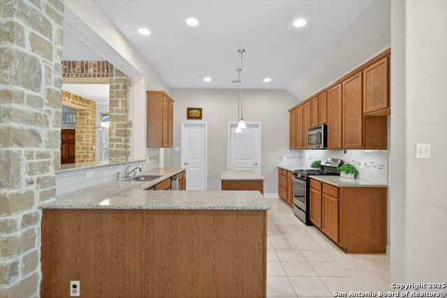 Image 12 of 34 For 29010 Bettina