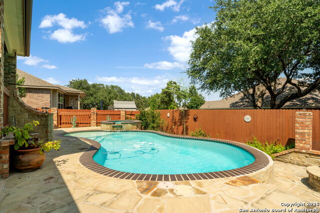 Image 30 of 34 For 29010 Bettina