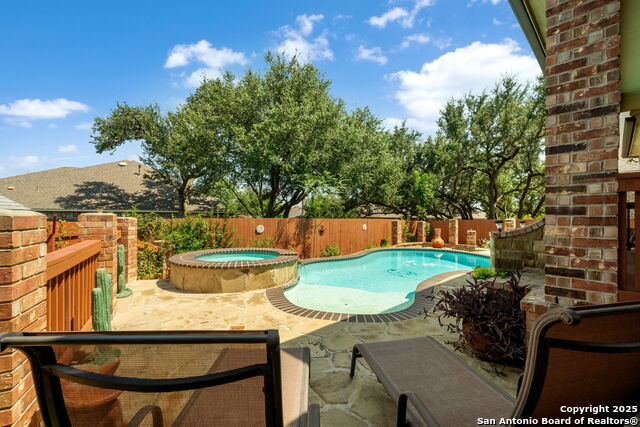 Image 32 of 34 For 29010 Bettina