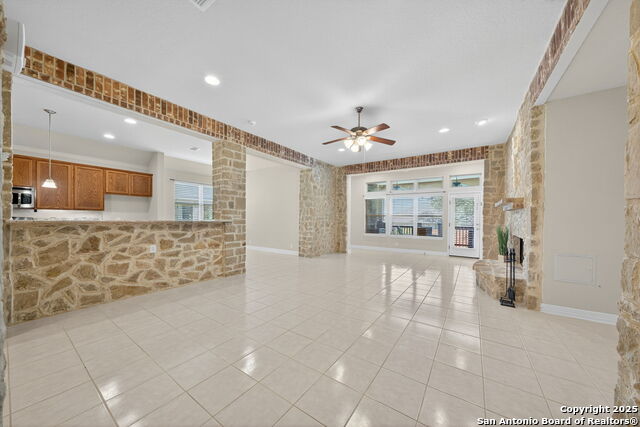 Image 5 of 34 For 29010 Bettina