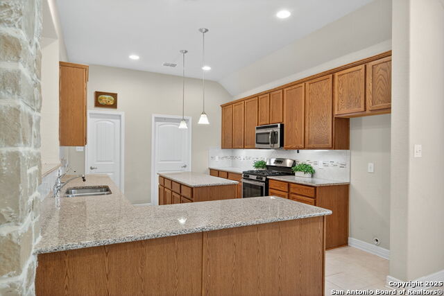 Image 8 of 34 For 29010 Bettina