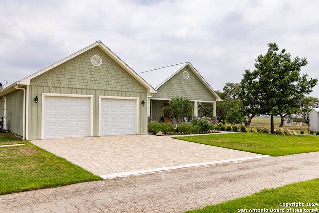 Listing photo id 24 for 28181 Fm 470