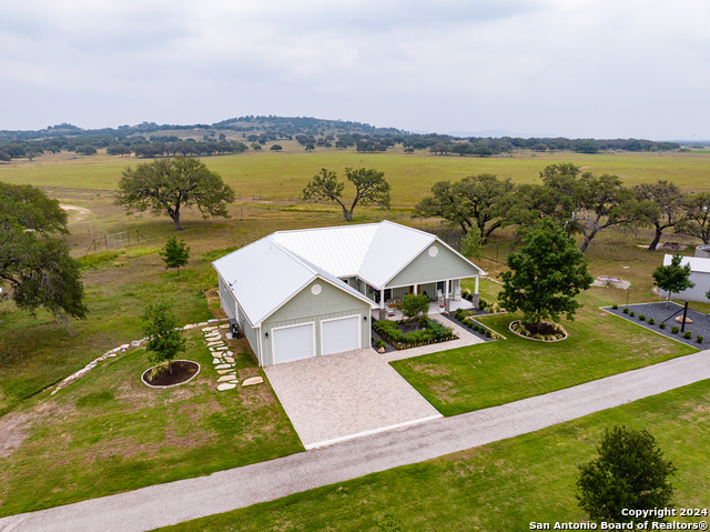 Listing photo id 41 for 28181 Fm 470