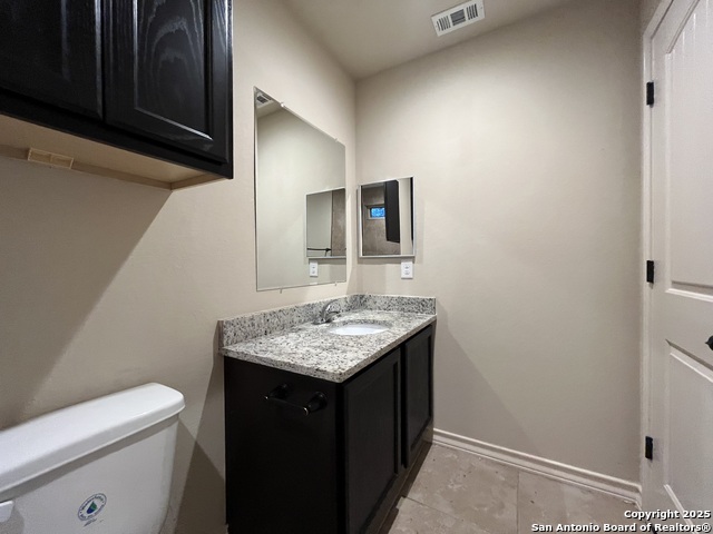 Image 21 of 31 For 7026 Lakeview Dr  101