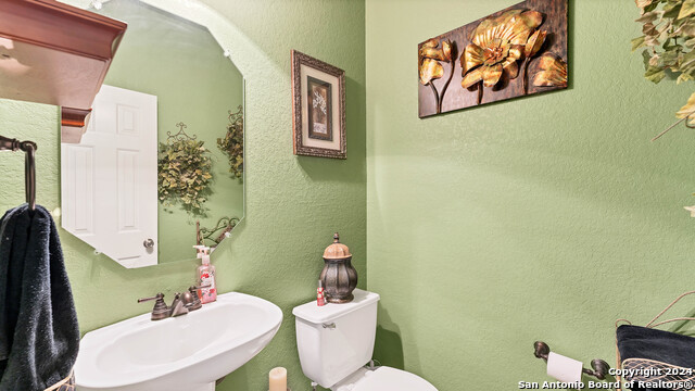 Listing photo id 27 for 233 Wild Plum