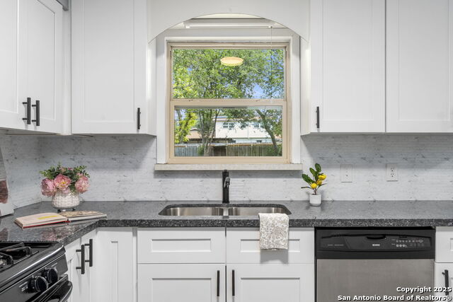 Image 15 of 36 For 11119 Auldine Dr