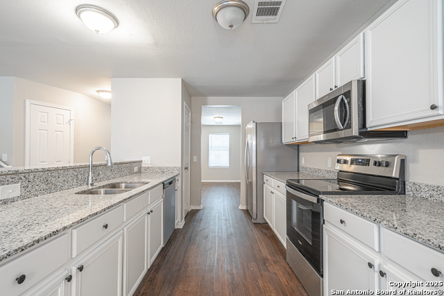 Image 11 of 33 For 5113 Brookline