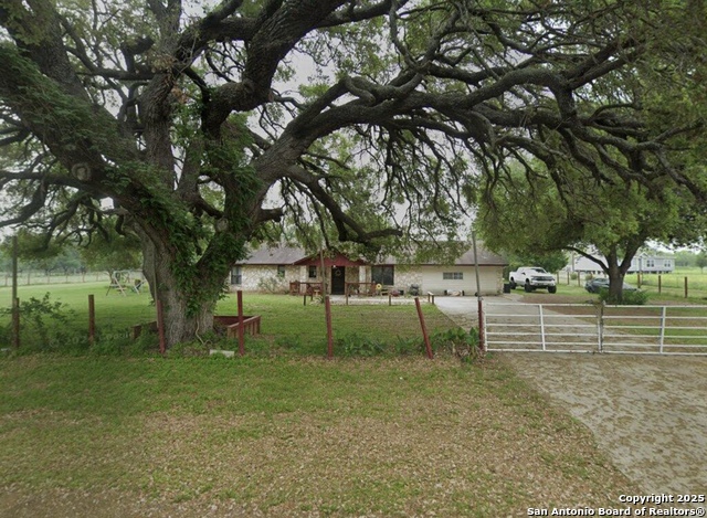 Details for 7824 Rockport Rd W, Von Ormy, TX 78073