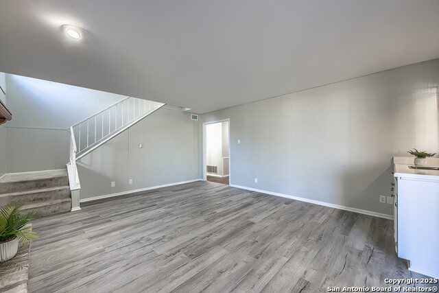 Image 11 of 40 For 13707 Scarsdale St