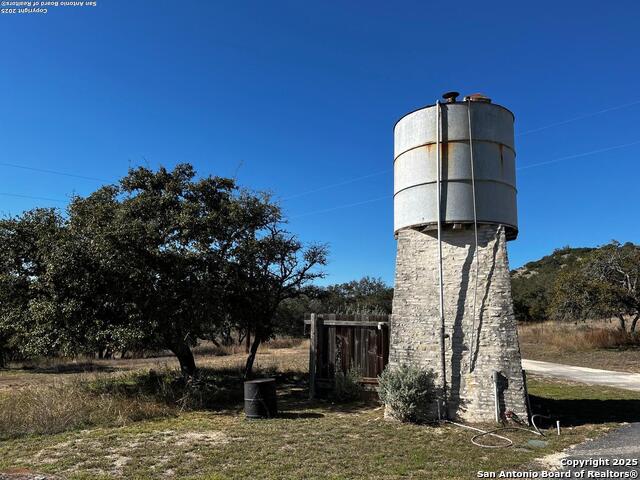 Listing photo id 2 for 205 Crabapple Rd