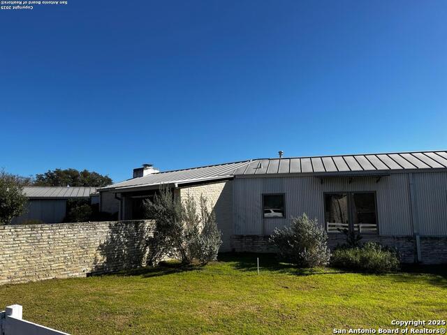 Listing photo id 6 for 205 Crabapple Rd