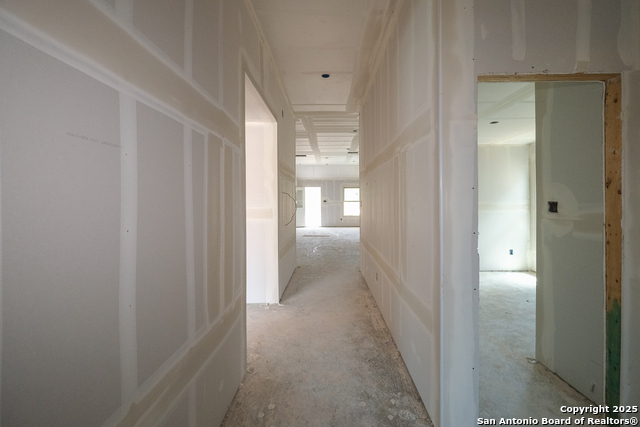 Listing photo id 9 for 15411 Jake Crossing