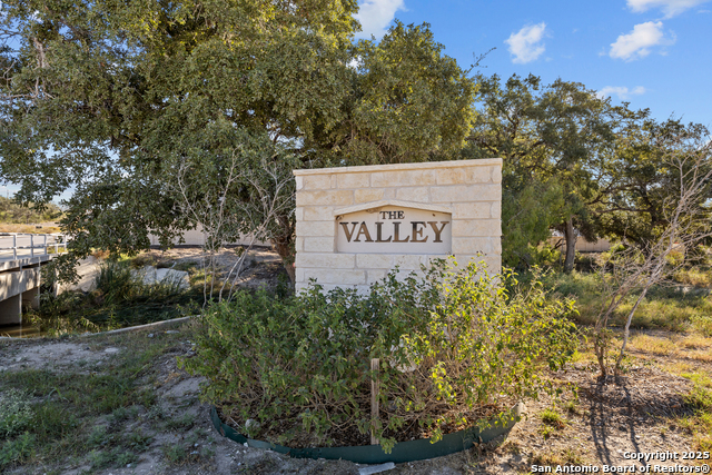 Listing photo id 17 for 15411 Jake Crossing