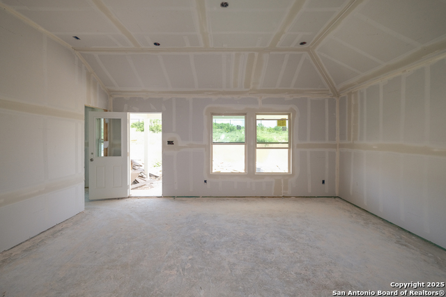 Listing photo id 4 for 15411 Jake Crossing