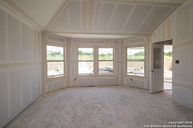 Listing photo id 5 for 15411 Jake Crossing