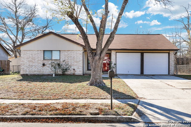 Listing photo id 26 for 5706 Woodgreen