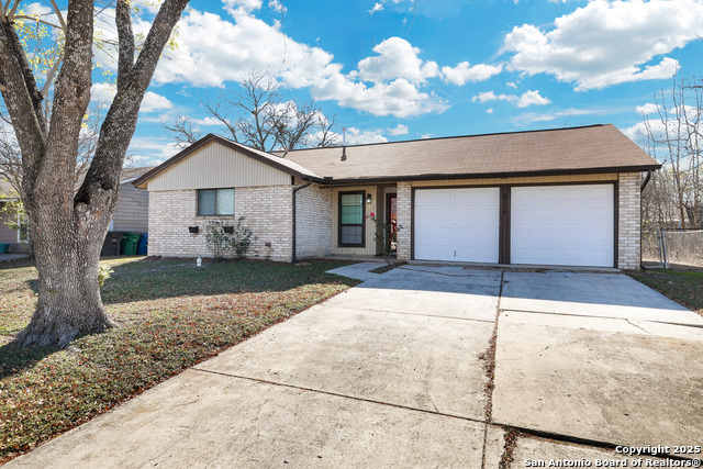 Listing photo id 27 for 5706 Woodgreen