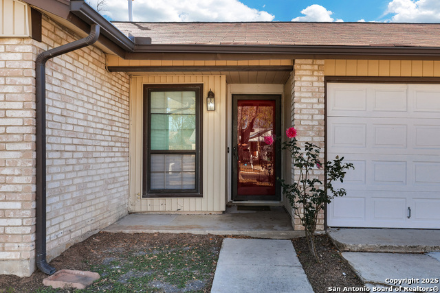 Listing photo id 4 for 5706 Woodgreen