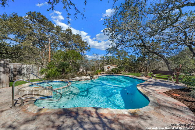 Listing photo id 16 for 9603 Boerne Spg