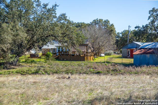 Listing photo id 35 for 408 Arthur St