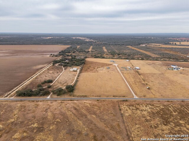 Listing photo id 2 for 3609 Fm 1796