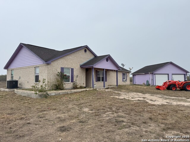 Listing photo id 0 for 274 Polzin Ranch Rd