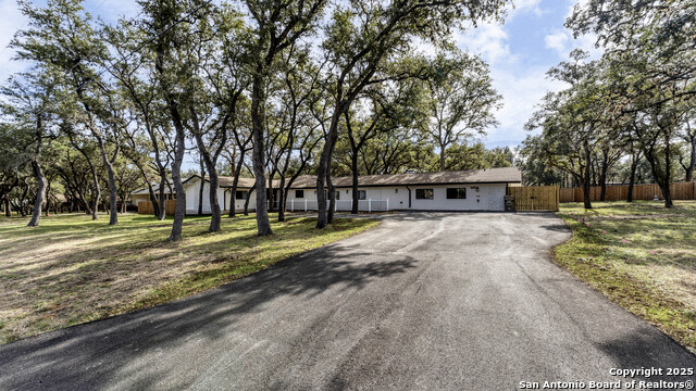 Listing photo id 1 for 8810 Tonkawa Trl