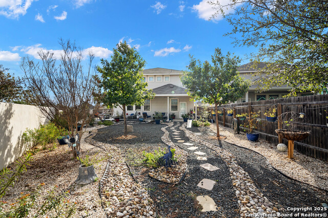 Listing photo id 24 for 2527 Castello Way