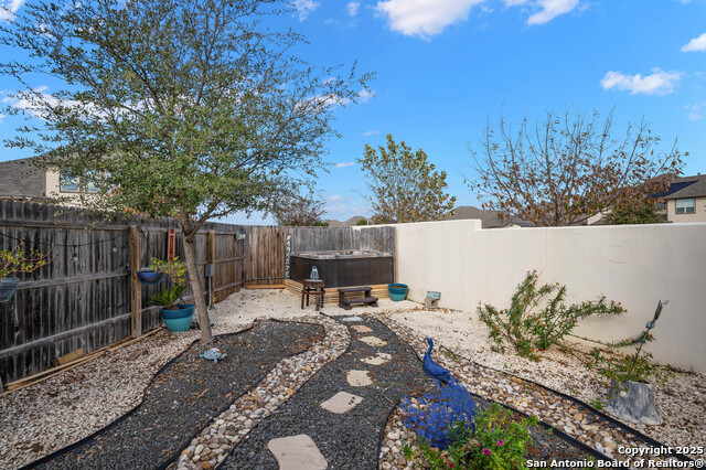 Listing photo id 25 for 2527 Castello Way